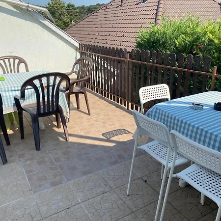 Aradi アパート *